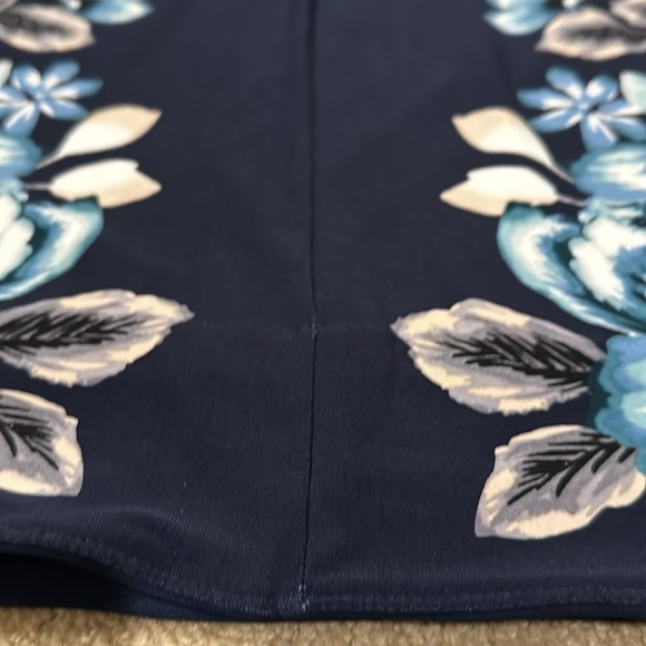 WHBM navy blue floral reversible dress in great condition!​​​​​ - Picture 5 of 9